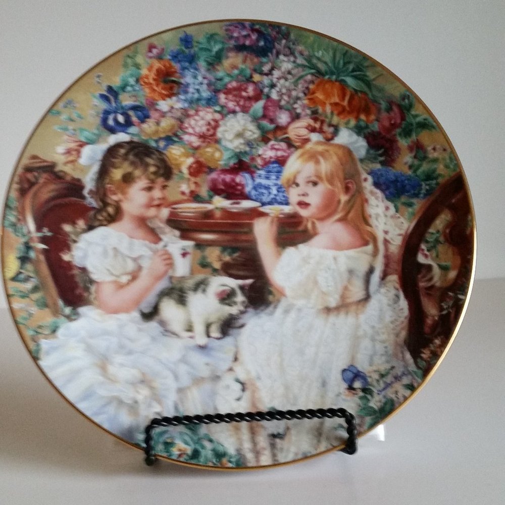 Sandra Kuck collectable plate w COA